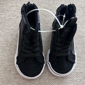 VANS  Kids Size 4 High-Top Sneakers- NEW Size 4 toodler